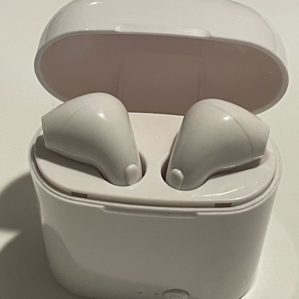GEN TEK wireless bluetooth buds (air pod look a like)